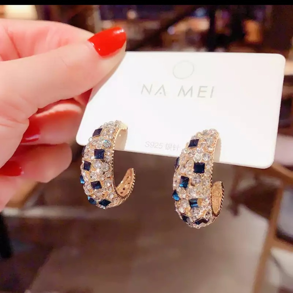 New 18k gold plated gorgeous earrings